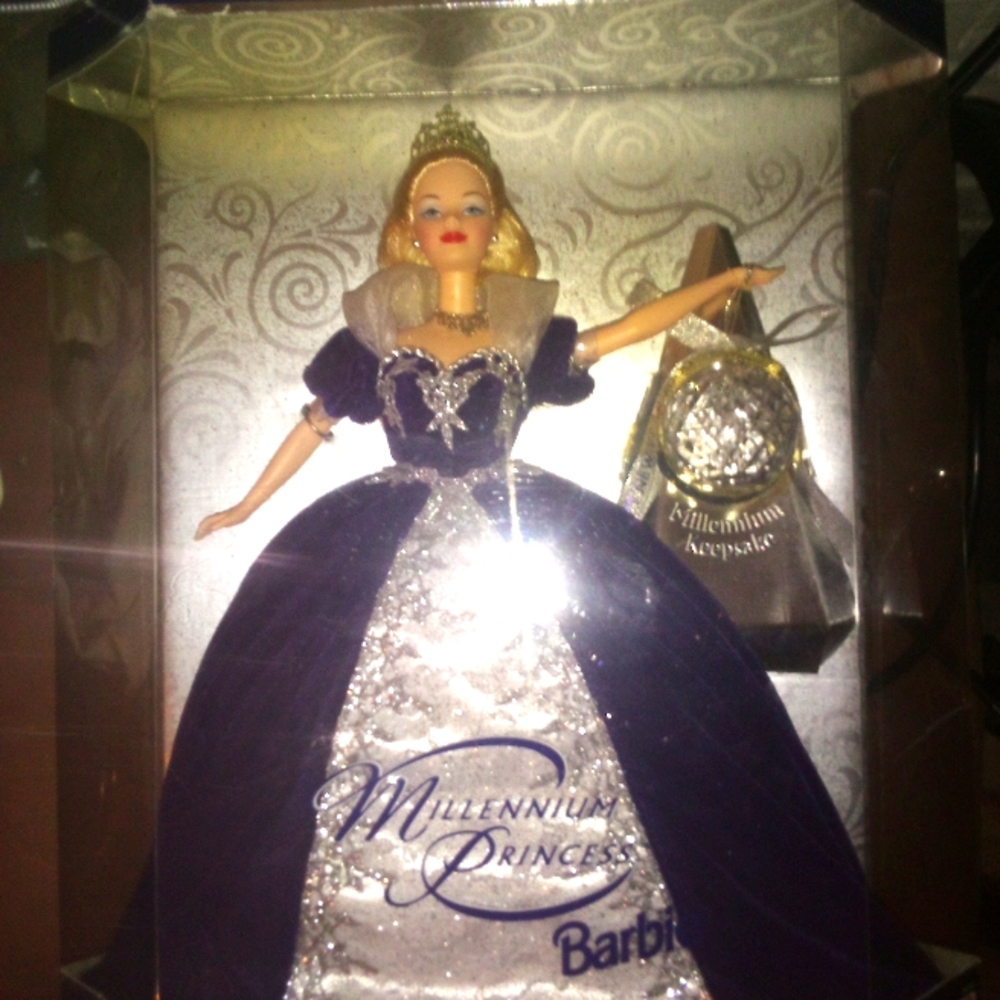 Special millennium edition millennium princess barbi 24145 mattel